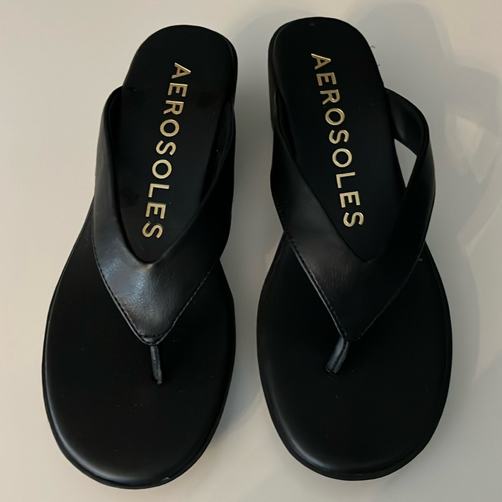 Aerosoles black sandles